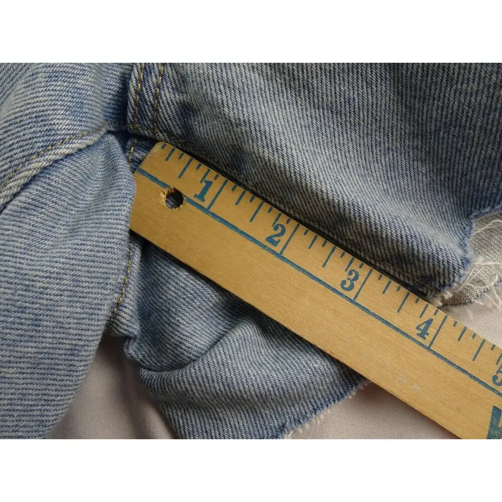 Universal Thread Mid-Rise 90s Baggy Distressed Short Size 20